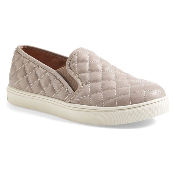 Steve Madden Shoes - EUC Steve Madden Slip On Sneakers
